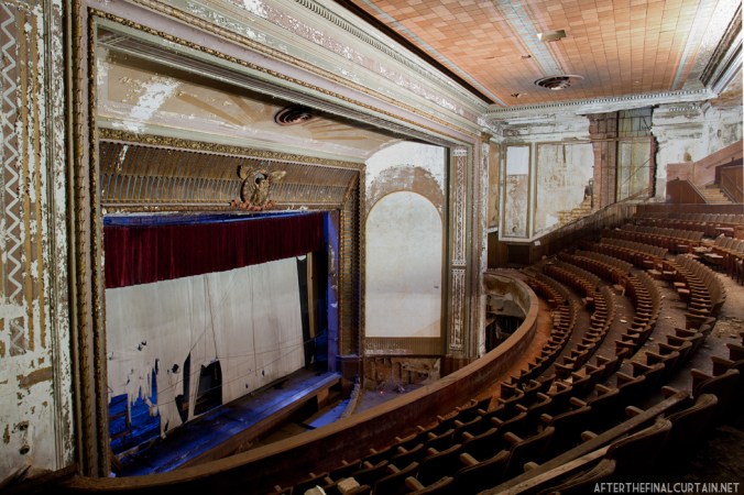 Side of balcony Victory theatre