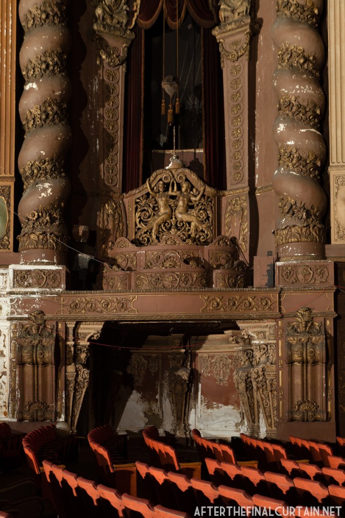 The organ chamber at the right of the stage.