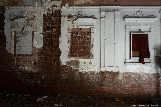 A close up of some of the remaining plasterwork in the lobby.