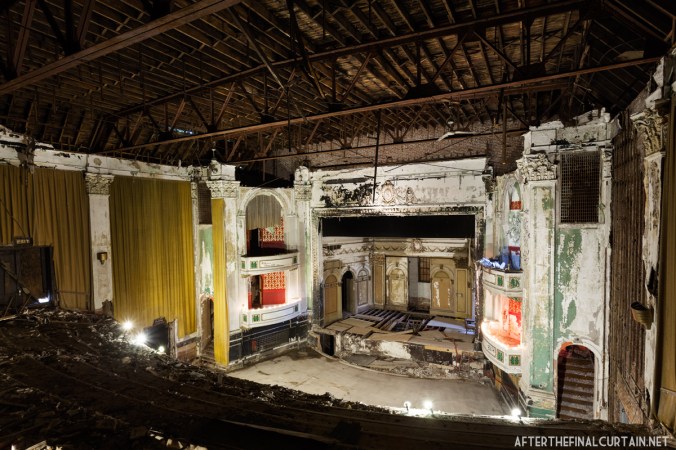 Everett_Square_Theatre_010