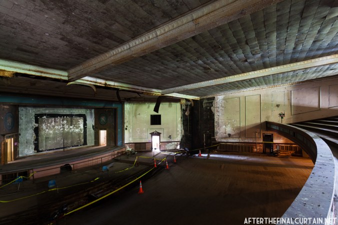 Colonial-Theatre_017