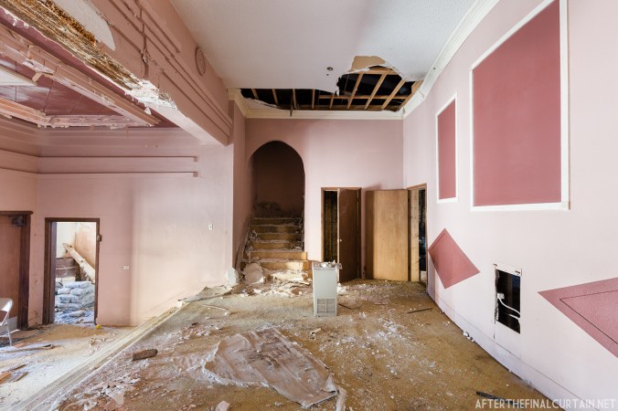 Lobby, Gem Theatre Cairo, IL